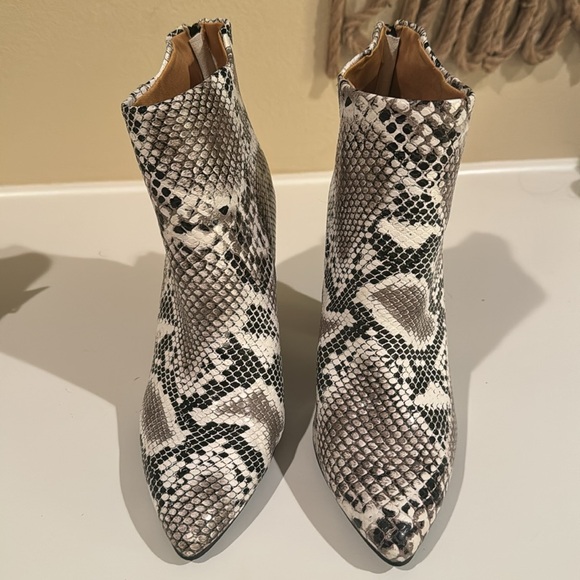 Qupid Black and White Snake Print High Heel Ankle Booties Size 8.5 - Picture 4 of 4